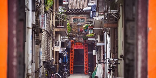 cuoc song tu cap tu tuc trong lang co o hong kong 