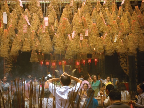 Đi chùa để tìm thấy quê hương - 1