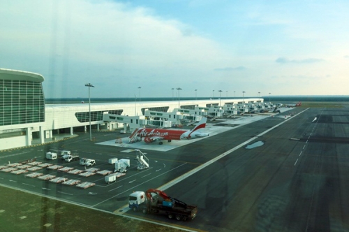 Di chuyển, ăn và nghỉ ở sân bay mới Kuala Lumpur - 1