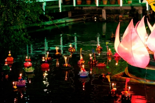 Dự lễ hội Loy Krathong lung linh tại đất nước chùa tháp - 2