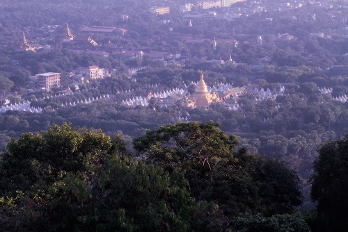 Hoàng hôn trên đỉnh Mandalay - 1