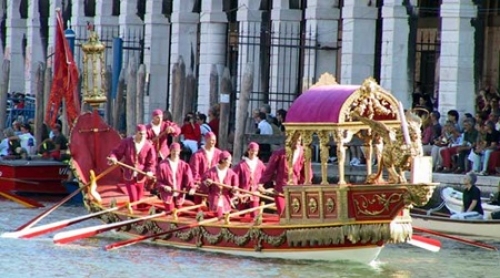 Khám phá lễ hội đua thuyền quý tộc ở Venice - 2