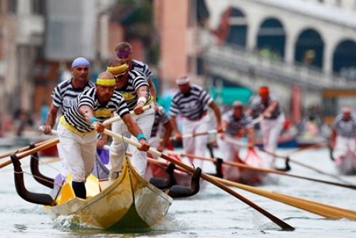 Khám phá lễ hội đua thuyền quý tộc ở Venice - 3