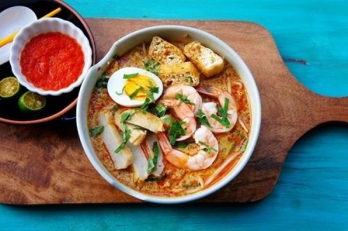 Khám phá món bún Laksa cay nồng, hấp dẫn - 1