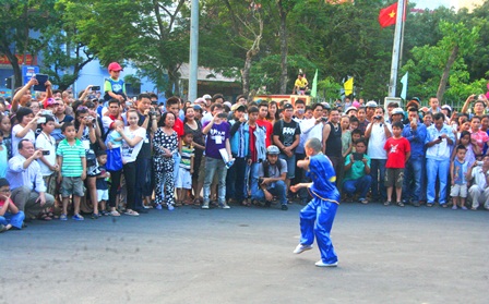 Lễ hội đường phố quốc tế rộn rã cả cố đô Huế - 15