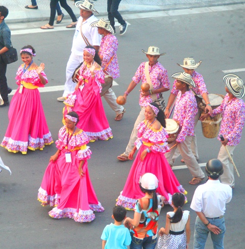 Lễ hội đường phố quốc tế rộn rã cả cố đô Huế - 21