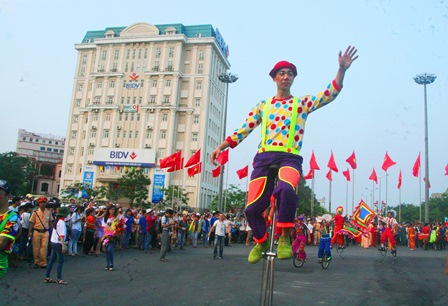 Lễ hội đường phố quốc tế rộn rã cả cố đô Huế - 4