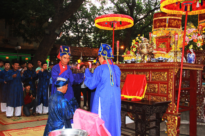 le te bach to nghe truyen thong ben dong song huong-2