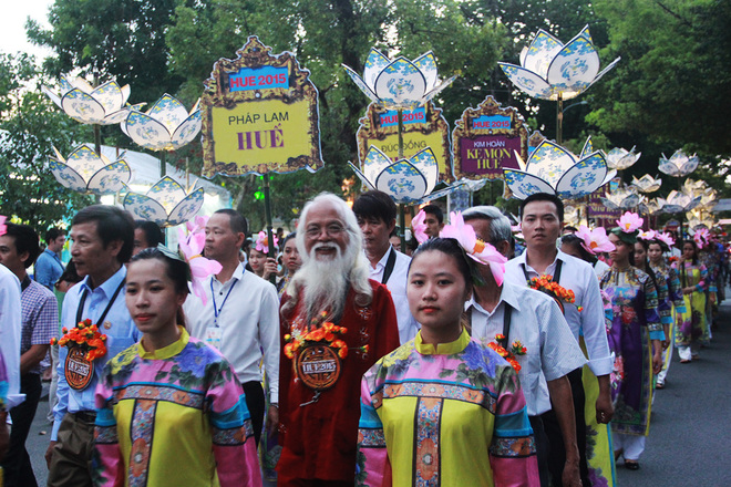 le te bach to nghe truyen thong ben dong song huong-8