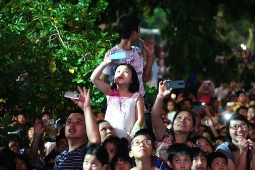 Mãn nhãn với màn pháo hoa hoành tráng trên bầu trời Hà Nội - 11