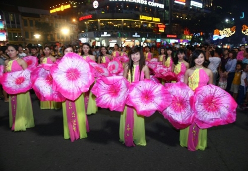 Mãn nhãn với màn pháo hoa hoành tráng trên bầu trời Hà Nội - 21