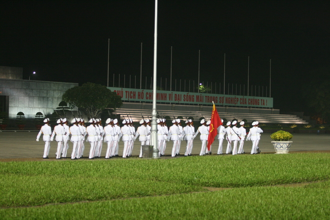 nghi le thuong va ha co tren quang truong ba dinh-8