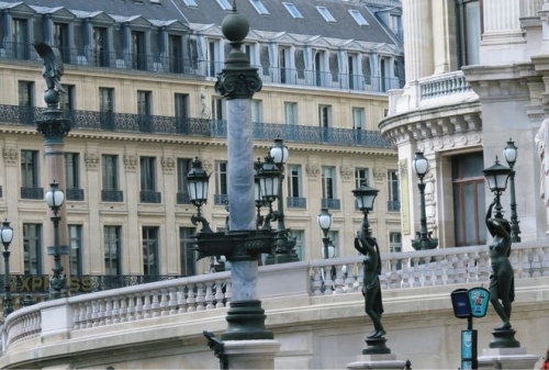 Những điểm du lịch hút khách bậc nhất ở Paris - 7