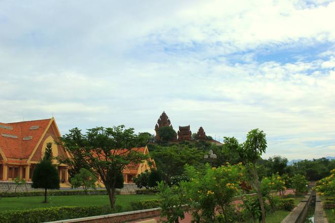 Ninh Thuận bình dị níu chân du khách - 2