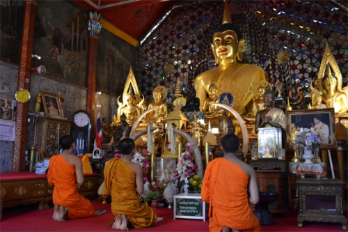 Phrathat Doi Suthep - ngôi chùa vàng nổi tiếng Thái Lan - 3