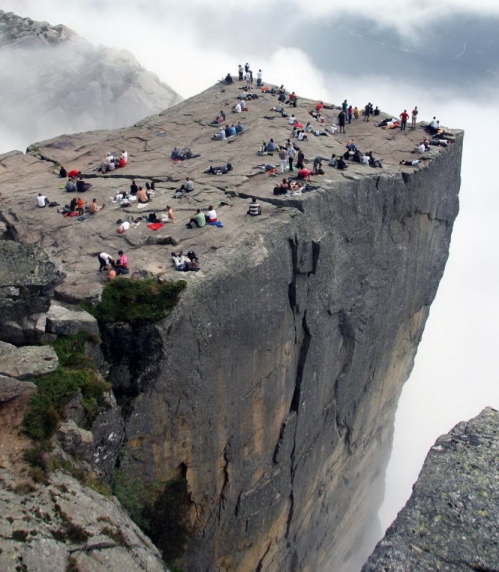 Preikestolen, chuyến viễn du lên vách đá - 2