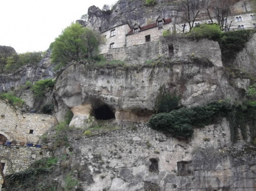 Rocamadour tỏa sáng trên thung lũng Alzou - 5