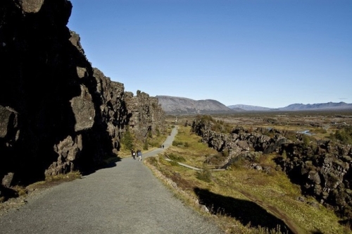 Sống núi giữa Đại Tây Dương ở Iceland - 4