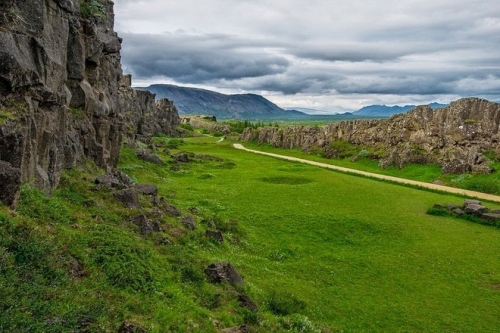 Sống núi giữa Đại Tây Dương ở Iceland - 5