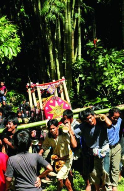 Tana Toraja, nơi cuộc sống bắt đầu sau cái chết - 1