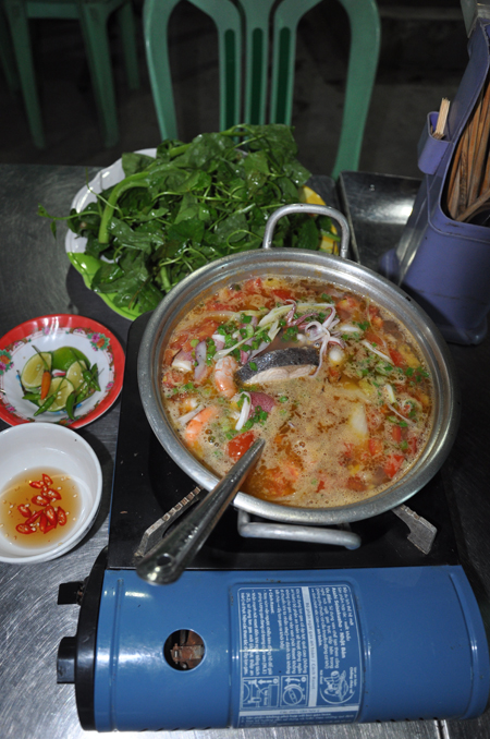 Thị trấn bình yên dưới chân đèo Cả - 2