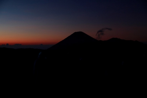 Thử sức leo núi lửa Bromo ở Indonesia - 2