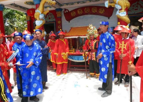 tung bung le hoi nghinh ong song doc - 3 Tưng bừng lễ hội Nghinh Ông Sông Đốc - 3
