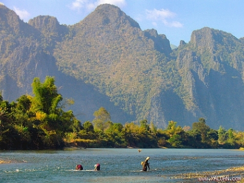 Vang Vieng - nơi xả hơi, chơi và cười - 1