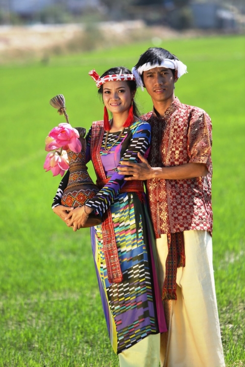 Vẻ đẹp Ninh Thuận qua bộ ảnh cưới người Chăm - 4