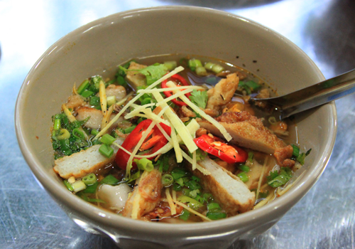 Vị ngọt trong tô bánh canh chả cá nhồng Nha Trang - 1
