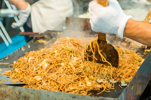 Yakisoba, mì ngon trên đường phố Nhật Bản - 1